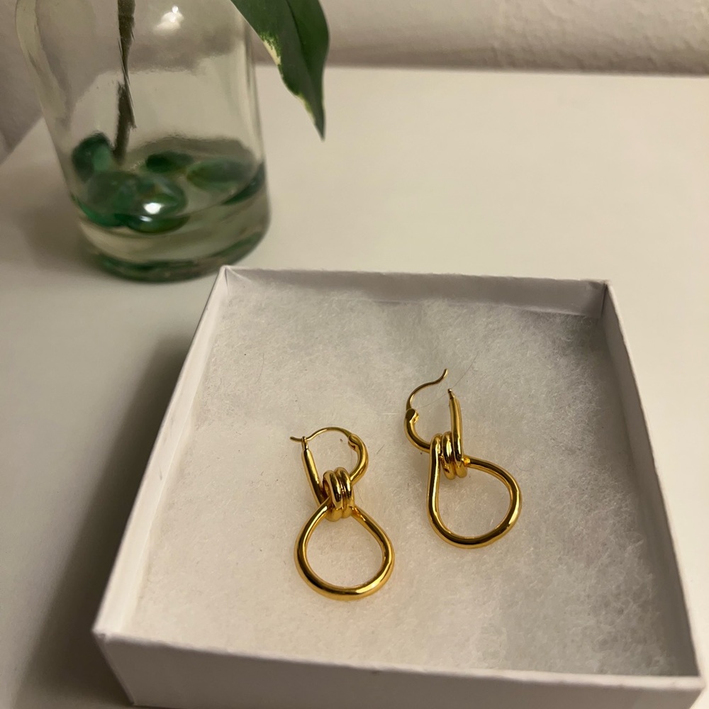 18K GOLD PLATED HOOP EARRINGS TWISTED
